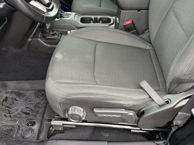 Jeep Wrangler Vehicle Image 13