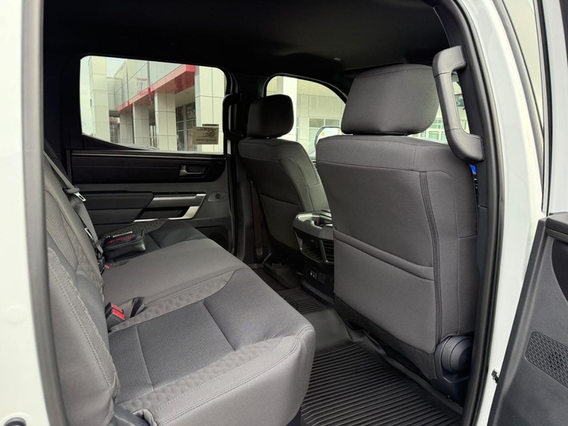 Toyota Tundra 4WD Vehicle Image 6