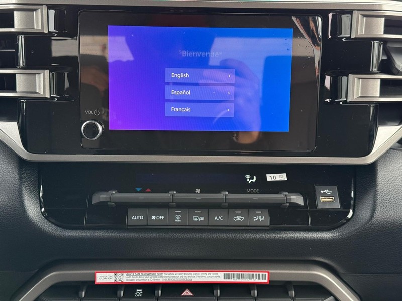 Toyota Tundra 4WD Vehicle Image 9