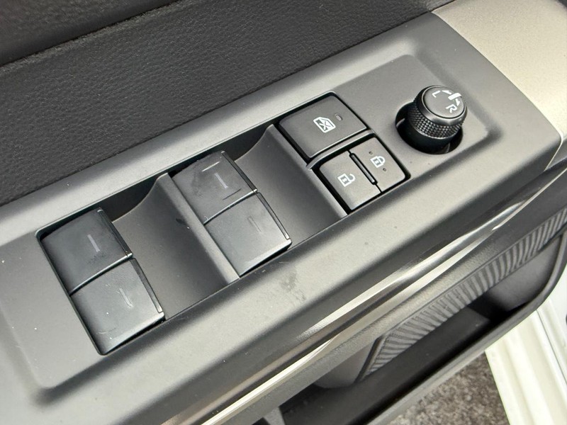 Toyota Tundra 4WD Vehicle Image 10