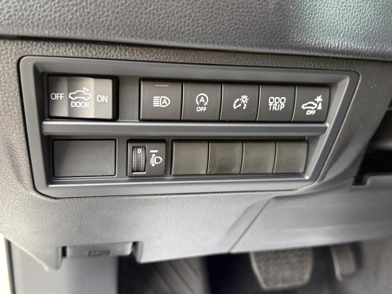 Toyota Tundra 4WD Vehicle Image 12