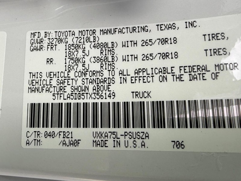 Toyota Tundra 4WD Vehicle Image 17