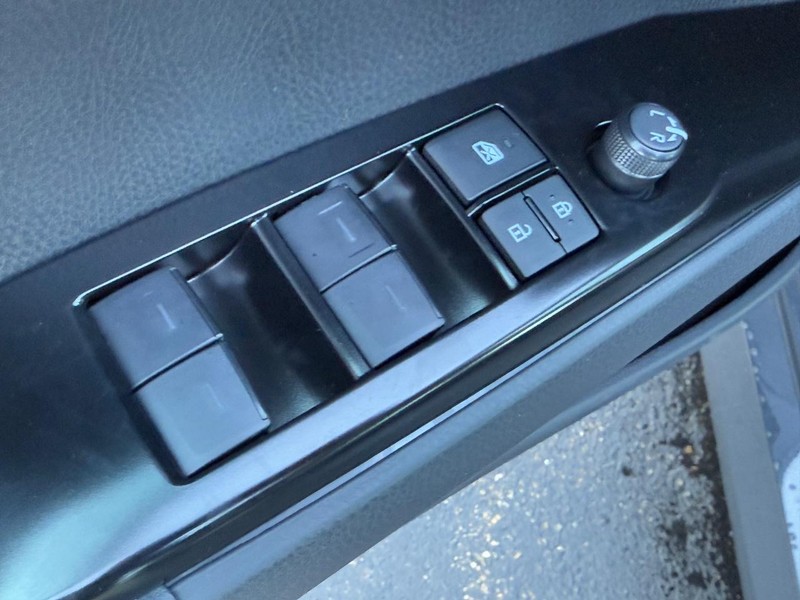 Toyota Camry Vehicle Image 10