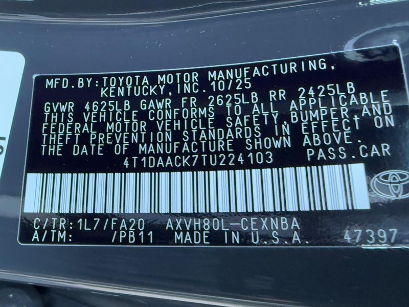 Toyota Camry Vehicle Image 16