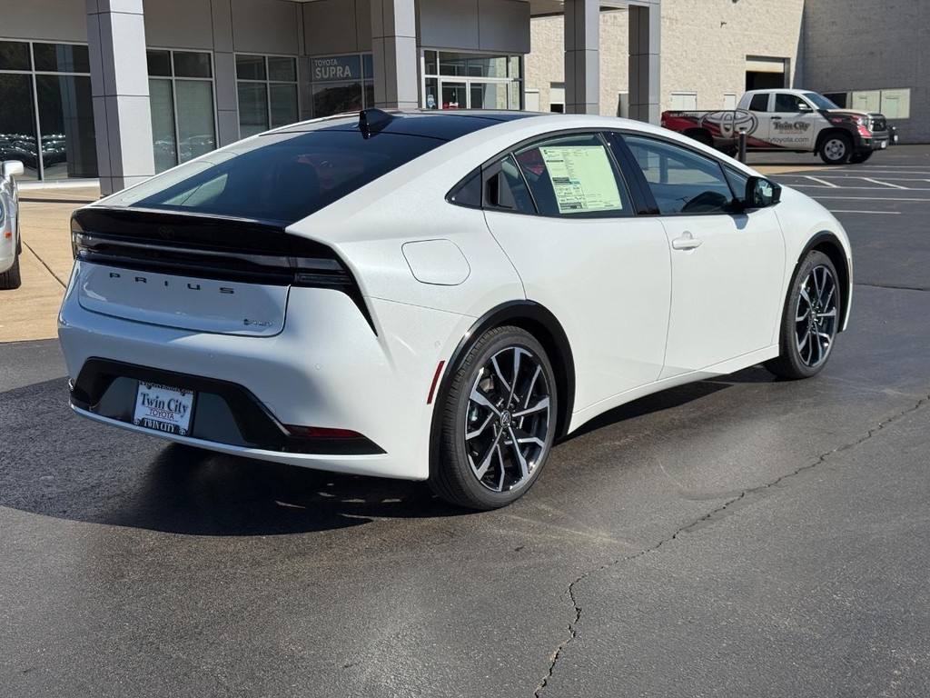 Toyota Prius Plug-In Hybrid Vehicle Image 3