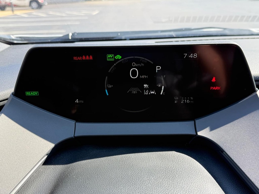 Toyota Prius Plug-In Hybrid Vehicle Image 15