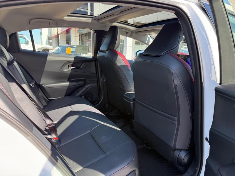 Toyota Prius Plug-In Hybrid Vehicle Image 6