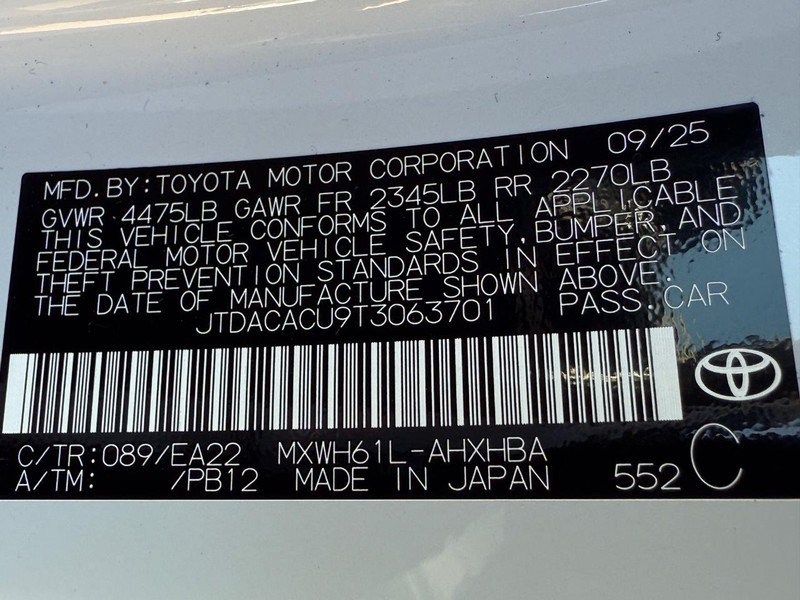 Toyota Prius Plug-In Hybrid Vehicle Image 18