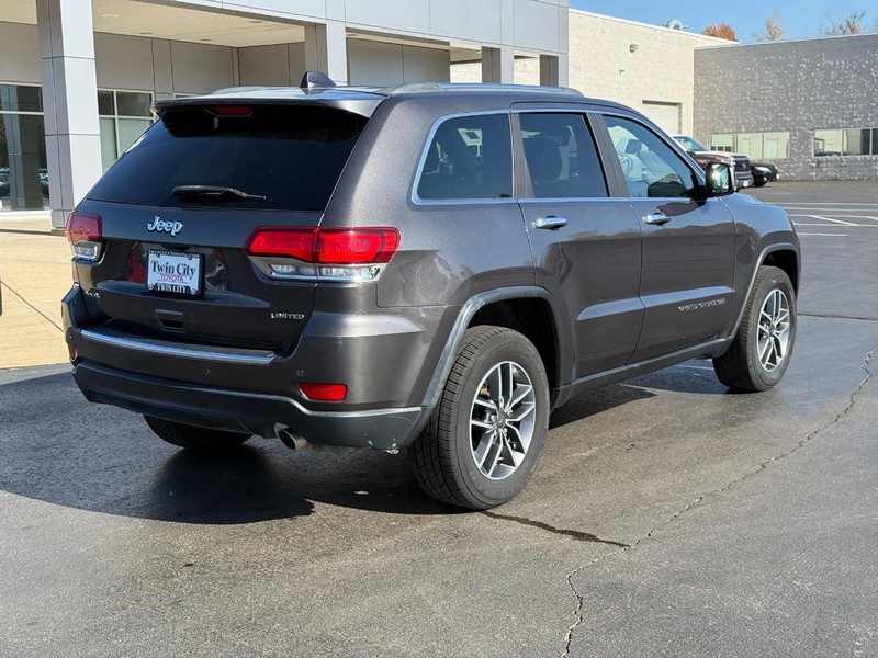 Jeep Grand Cherokee Vehicle Image 3