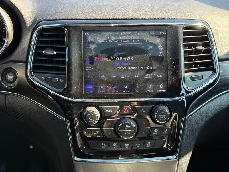 Jeep Grand Cherokee Vehicle Image 14