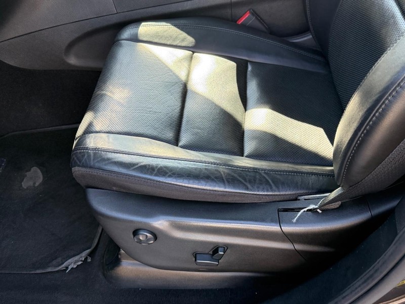 Jeep Grand Cherokee Vehicle Image 17