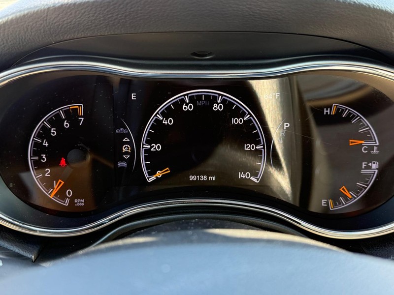 Jeep Grand Cherokee Vehicle Image 20