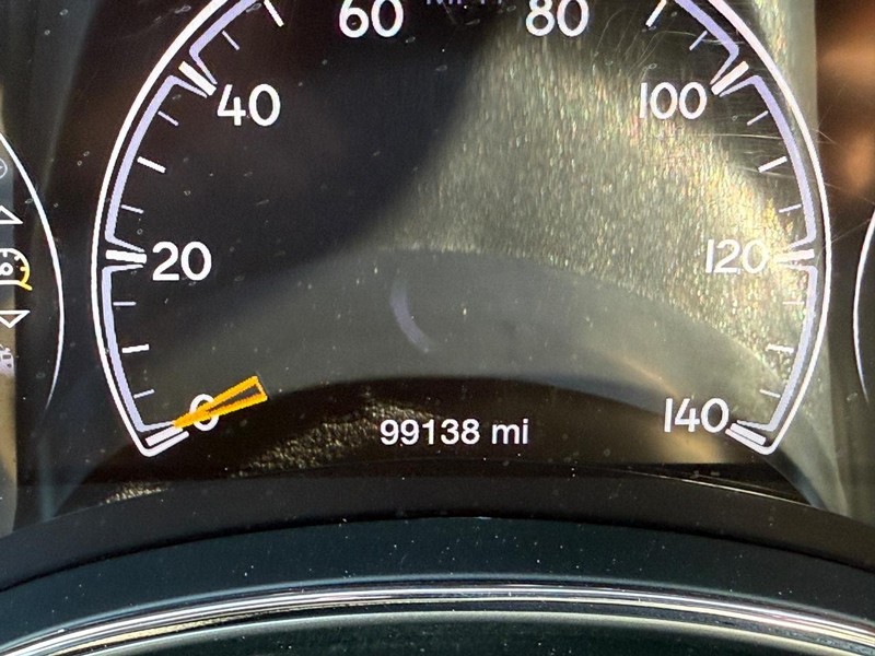 Jeep Grand Cherokee Vehicle Image 21