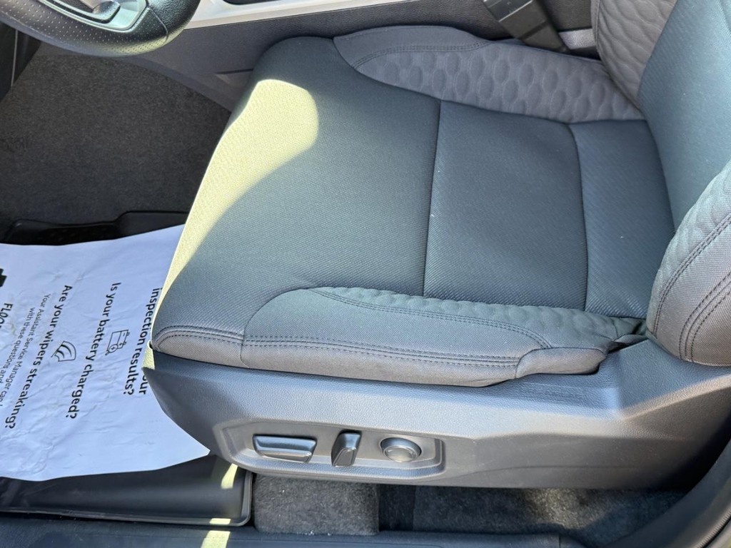 Toyota Tundra 4WD Vehicle Image 11