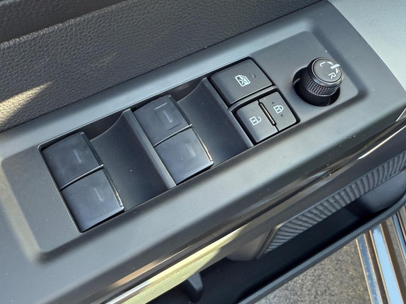 Toyota Tundra 4WD Vehicle Image 10