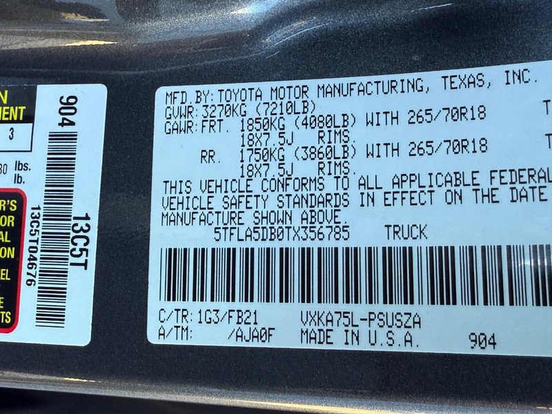 Toyota Tundra 4WD Vehicle Image 16