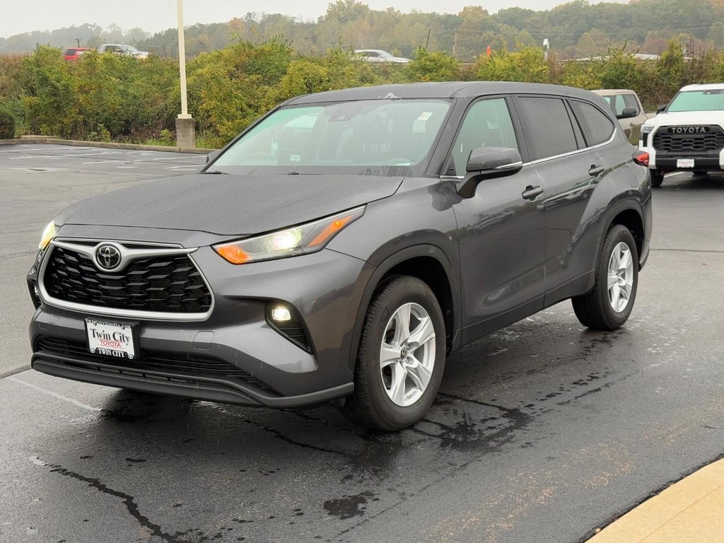 Toyota Highlander Vehicle Image 8