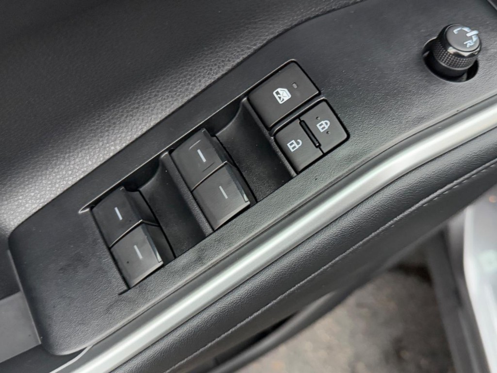 Toyota Highlander Vehicle Image 15