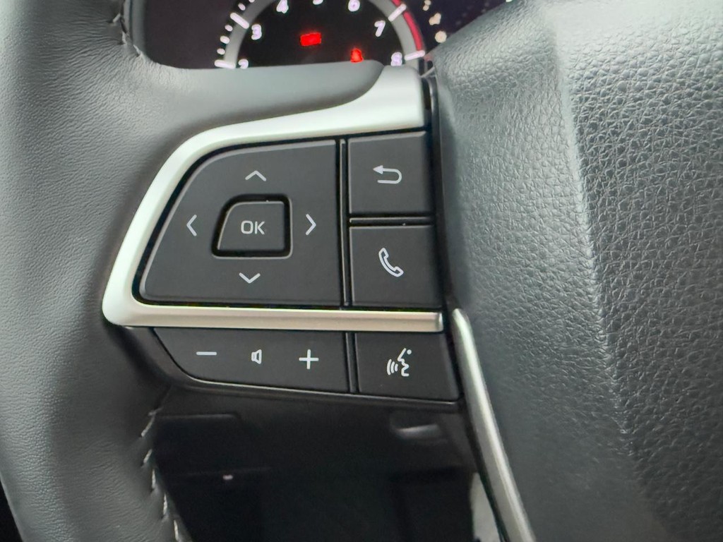 Toyota Highlander Vehicle Image 17