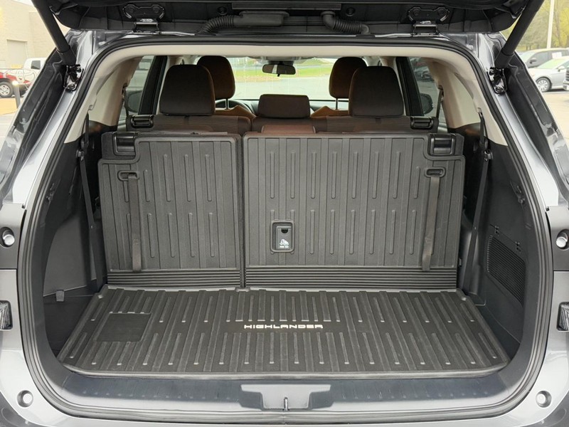 Toyota Highlander Vehicle Image 4