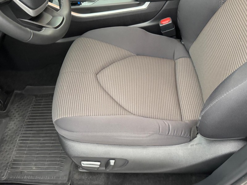 Toyota Highlander Vehicle Image 16