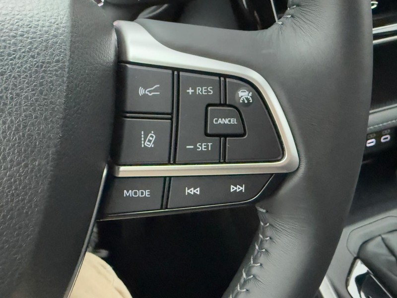 Toyota Highlander Vehicle Image 18