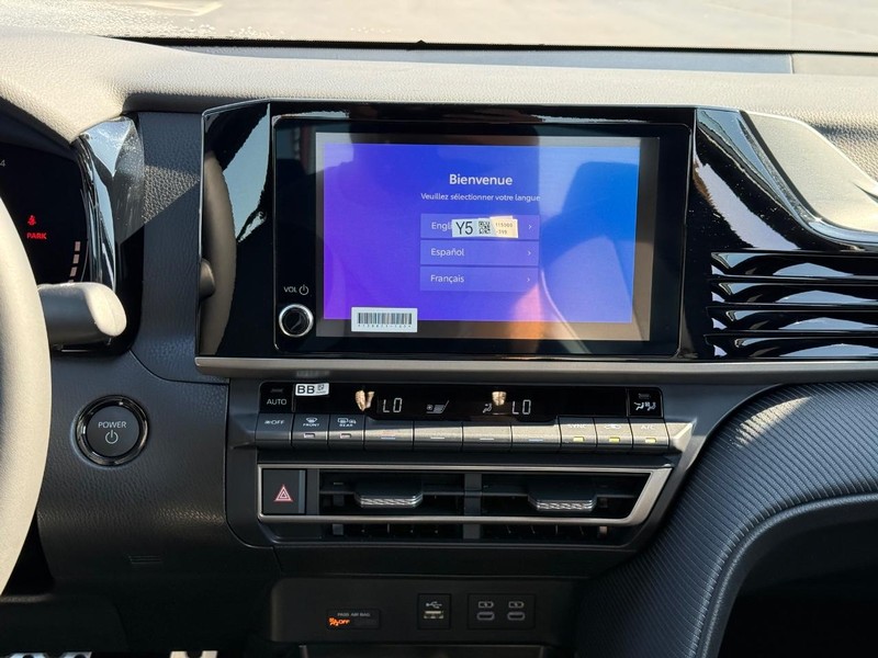 Toyota Camry Vehicle Image 14