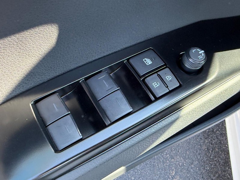 Toyota Camry Vehicle Image 15