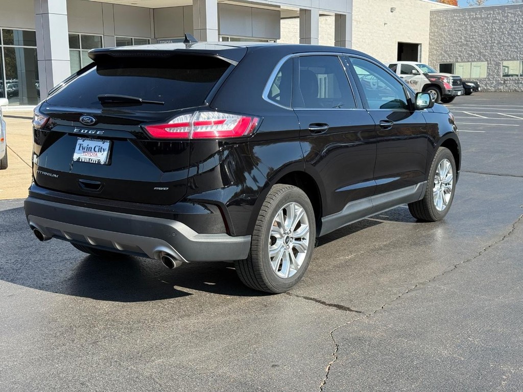 Ford Edge Vehicle Full-screen Gallery Image 03