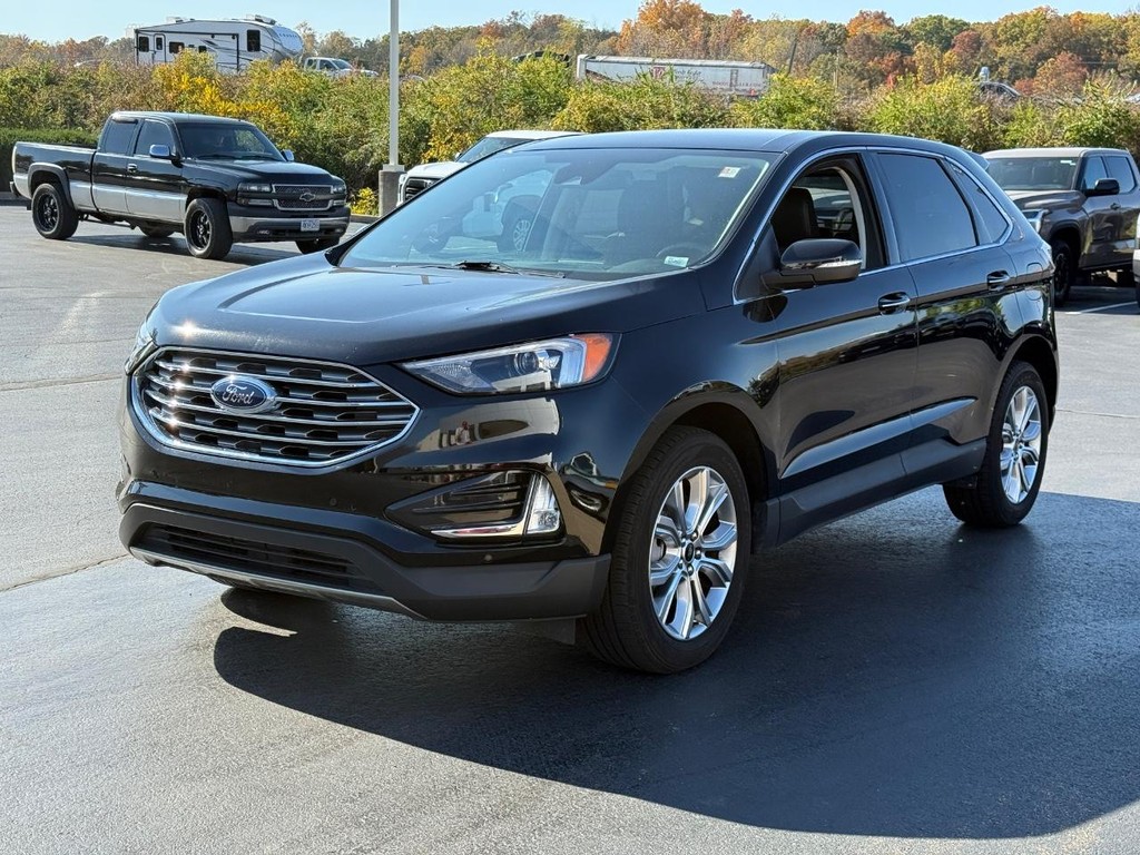 Ford Edge Vehicle Full-screen Gallery Image 09