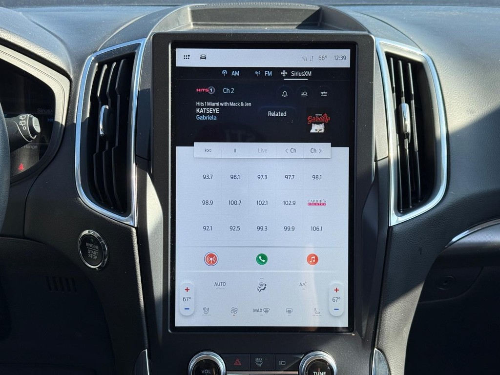 Ford Edge Vehicle Full-screen Gallery Image 14