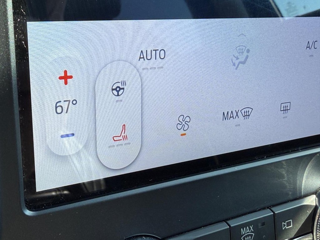 Ford Edge Vehicle Full-screen Gallery Image 23