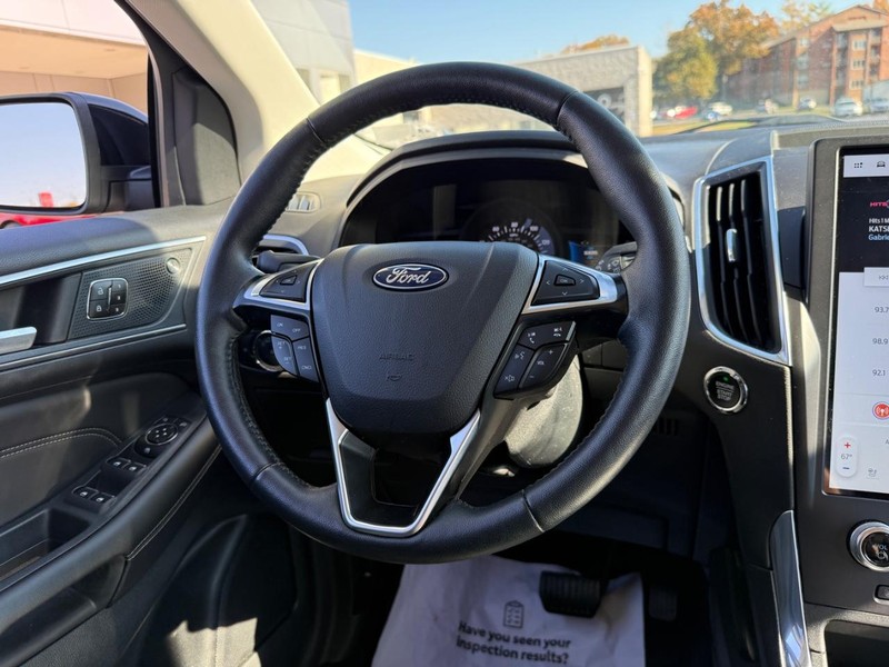 Ford Edge Vehicle Full-screen Gallery Image 13