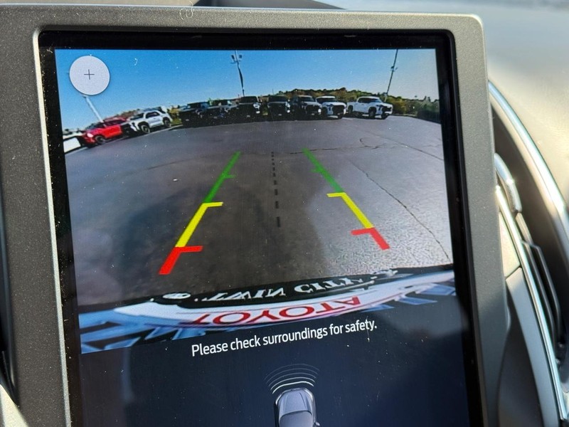 Ford Edge Vehicle Full-screen Gallery Image 22