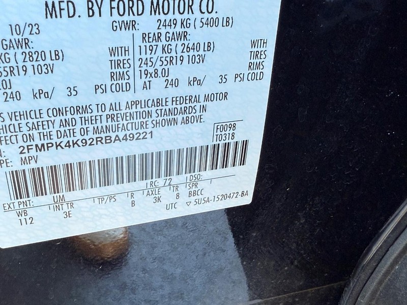 Ford Edge Vehicle Full-screen Gallery Image 24