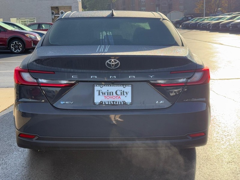 Toyota Camry Vehicle Image 5