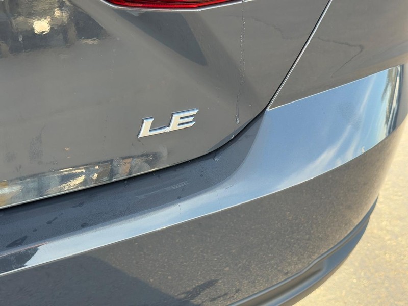 Toyota Camry Vehicle Image 6