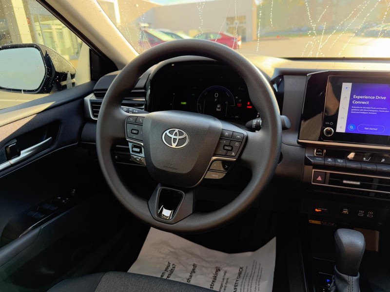 Toyota Camry Vehicle Image 13