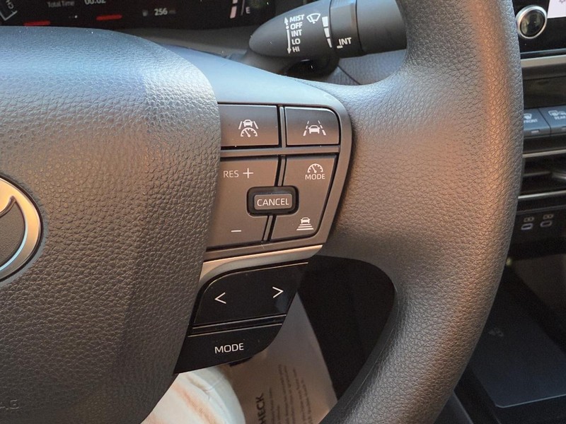 Toyota Camry Vehicle Image 18