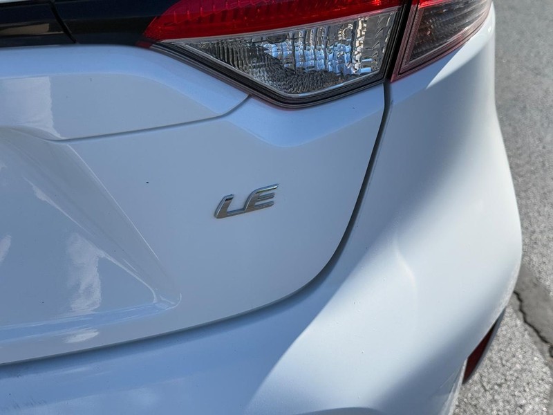 Toyota Corolla Vehicle Image 5