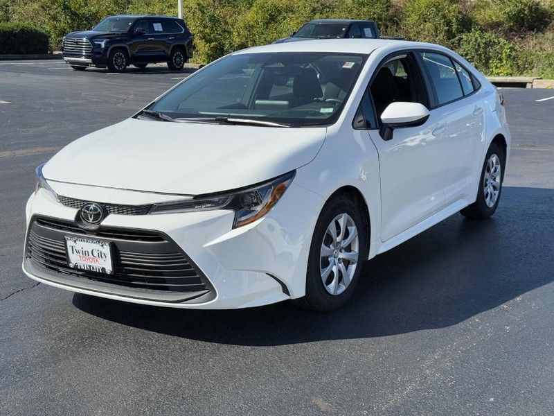 Toyota Corolla Vehicle Image 8