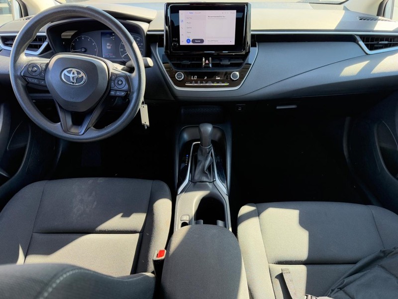 Toyota Corolla Vehicle Image 11