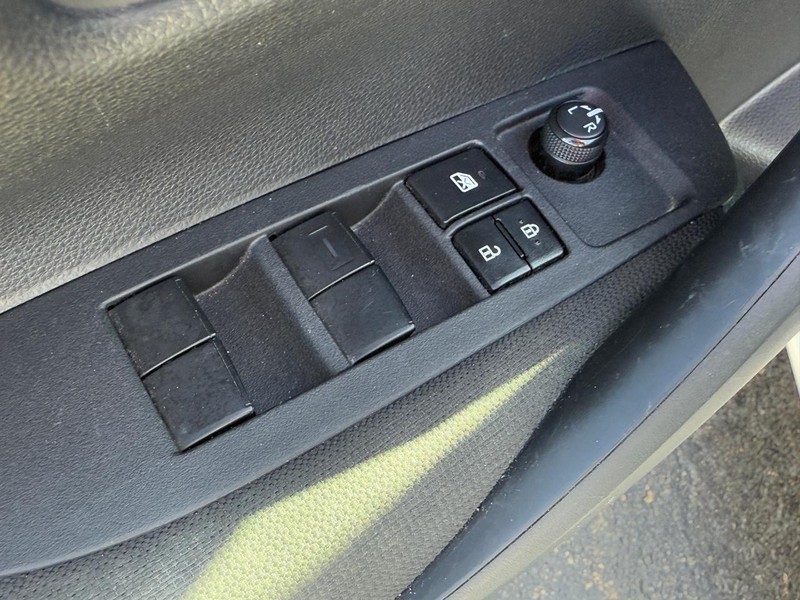 Toyota Corolla Vehicle Image 14