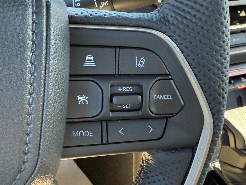 Toyota Tundra 4WD Vehicle Image 15