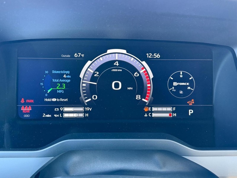 Toyota Tundra 4WD Vehicle Image 16