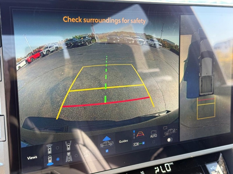 Toyota Tundra 4WD Vehicle Image 17