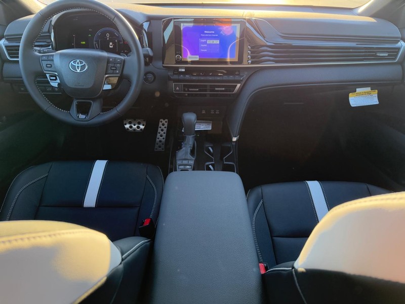 Toyota Camry Vehicle Image 7
