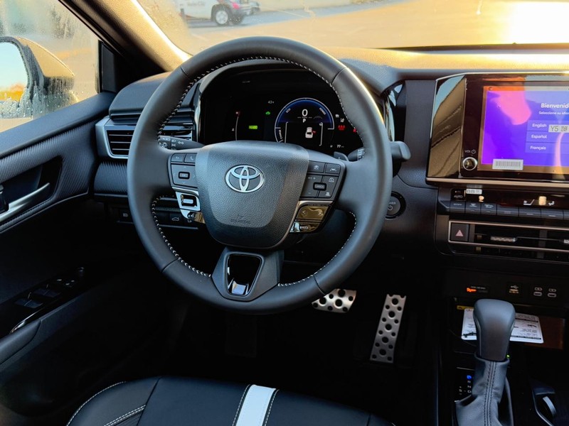 Toyota Camry Vehicle Image 8