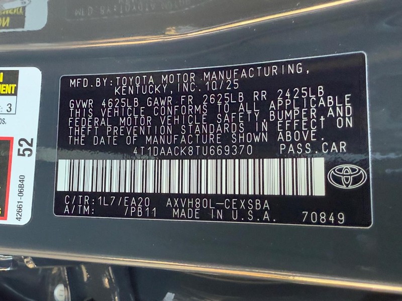 Toyota Camry Vehicle Image 16