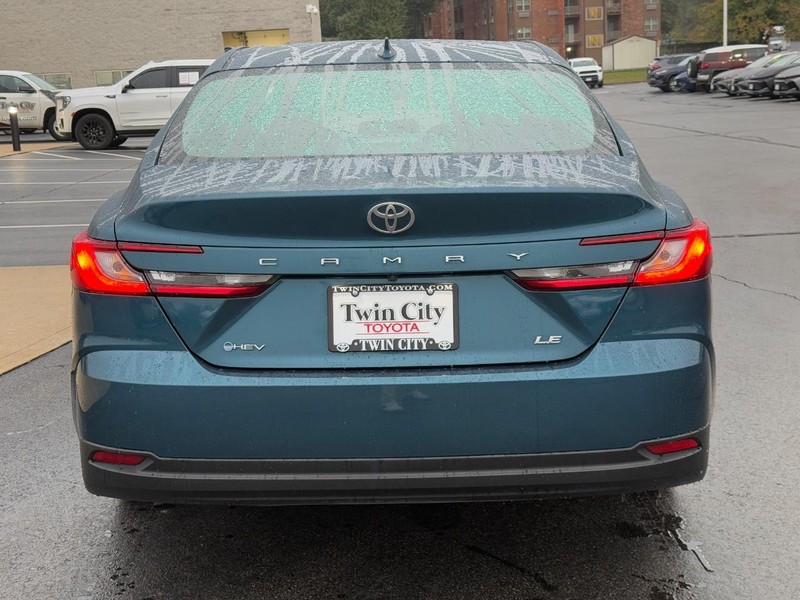 Toyota Camry Vehicle Image 5